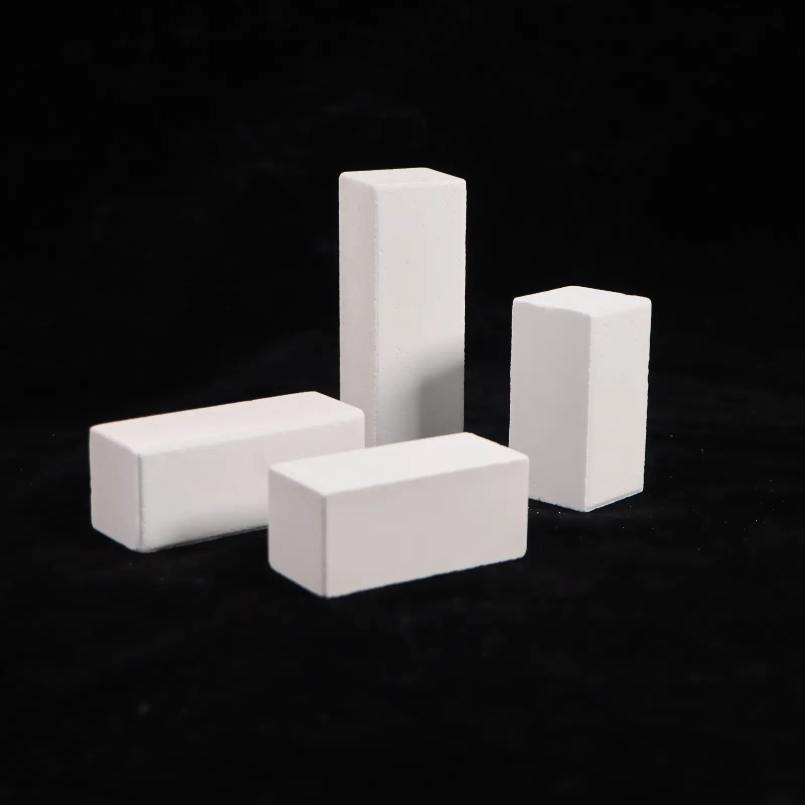 High Temperature Resistance Corundum Mullite Column For Kiln Firing