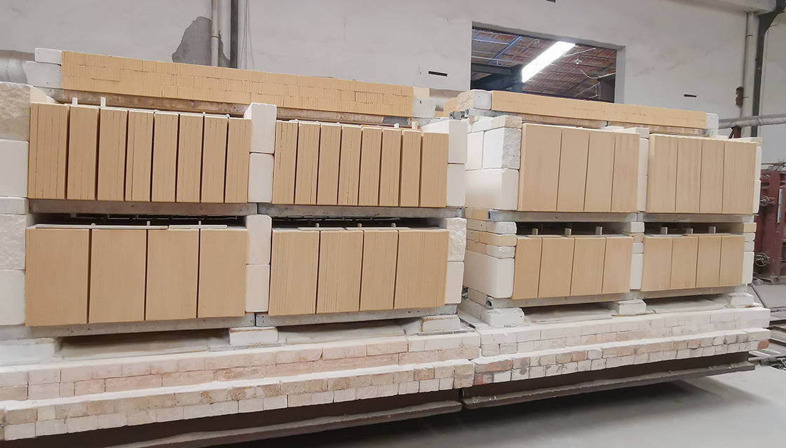 Refractory push plate
