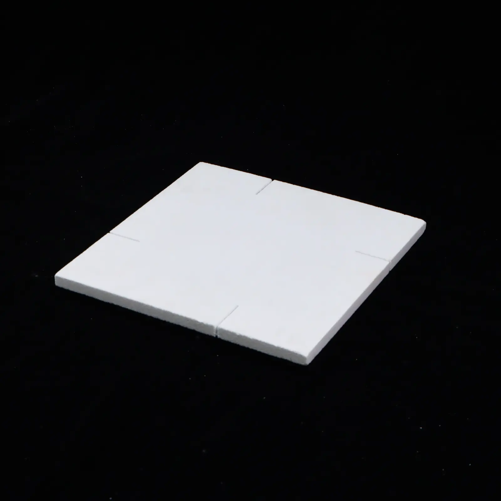 Corundum-mullite trays