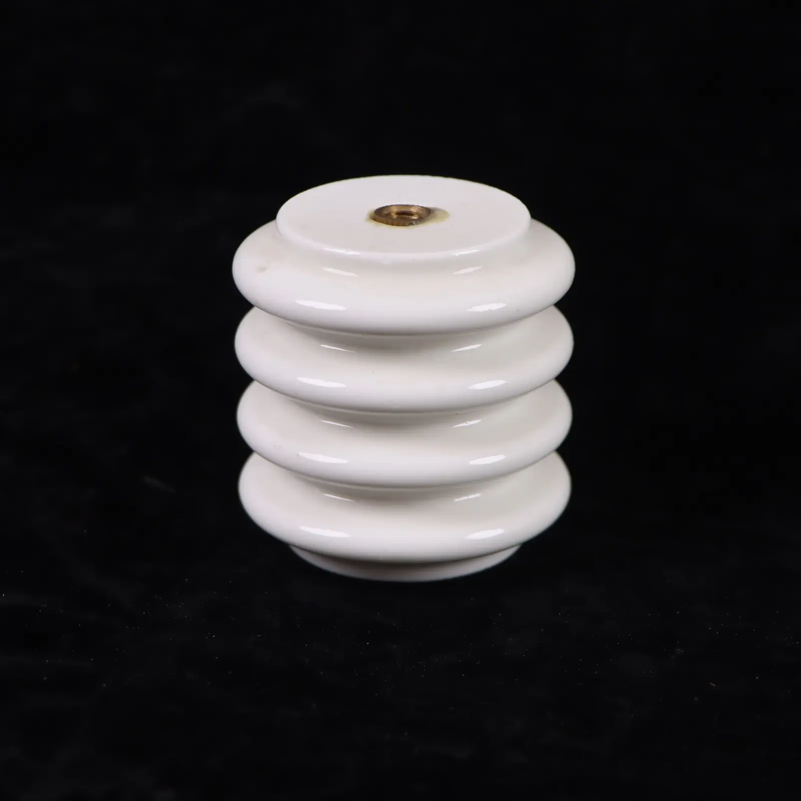 Good electricity insulation ceramic insulators for  electrical and electronic systems