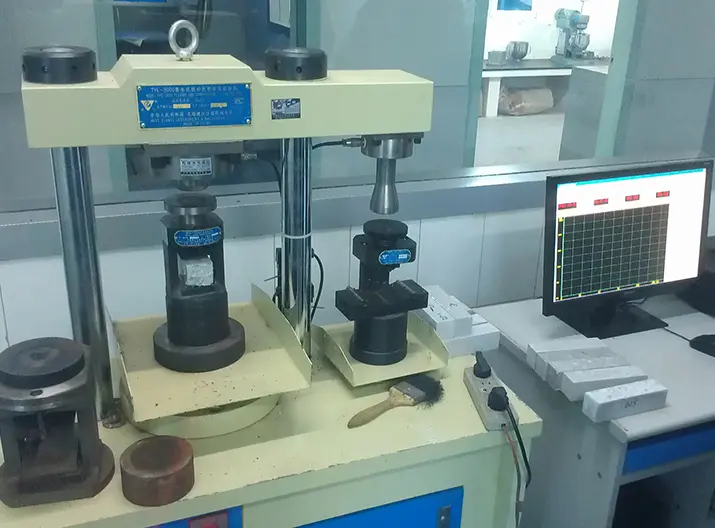 Refractory tray